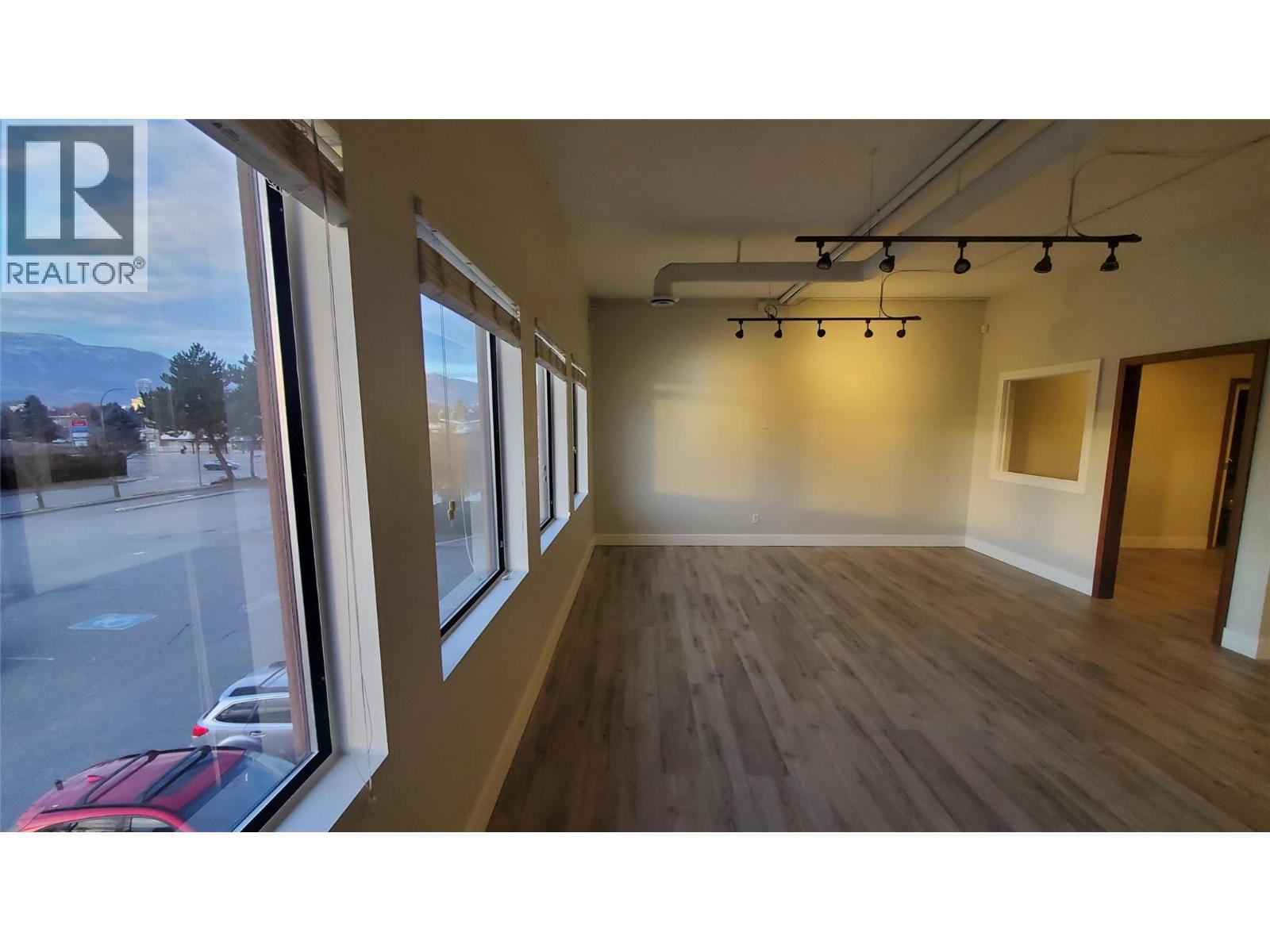 1740 Gordon Drive Unit# 204