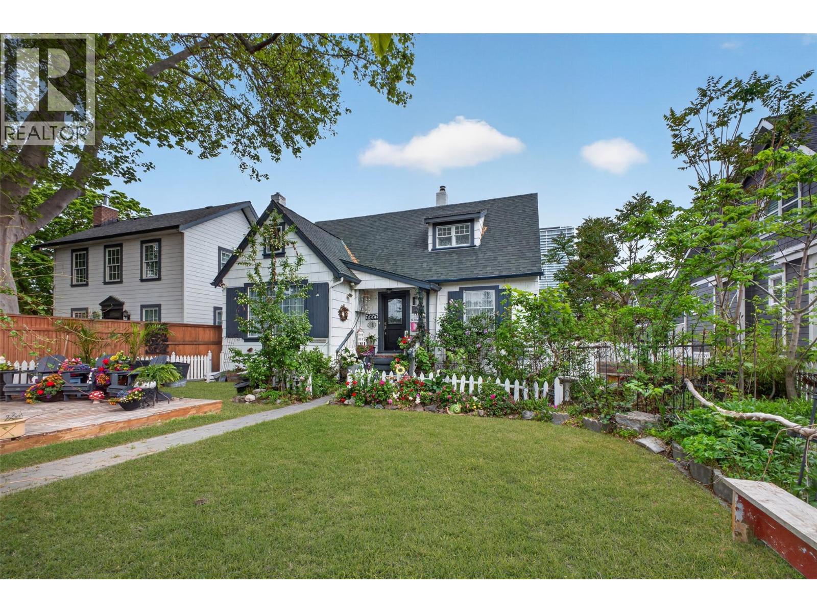 260 Lake Avenue