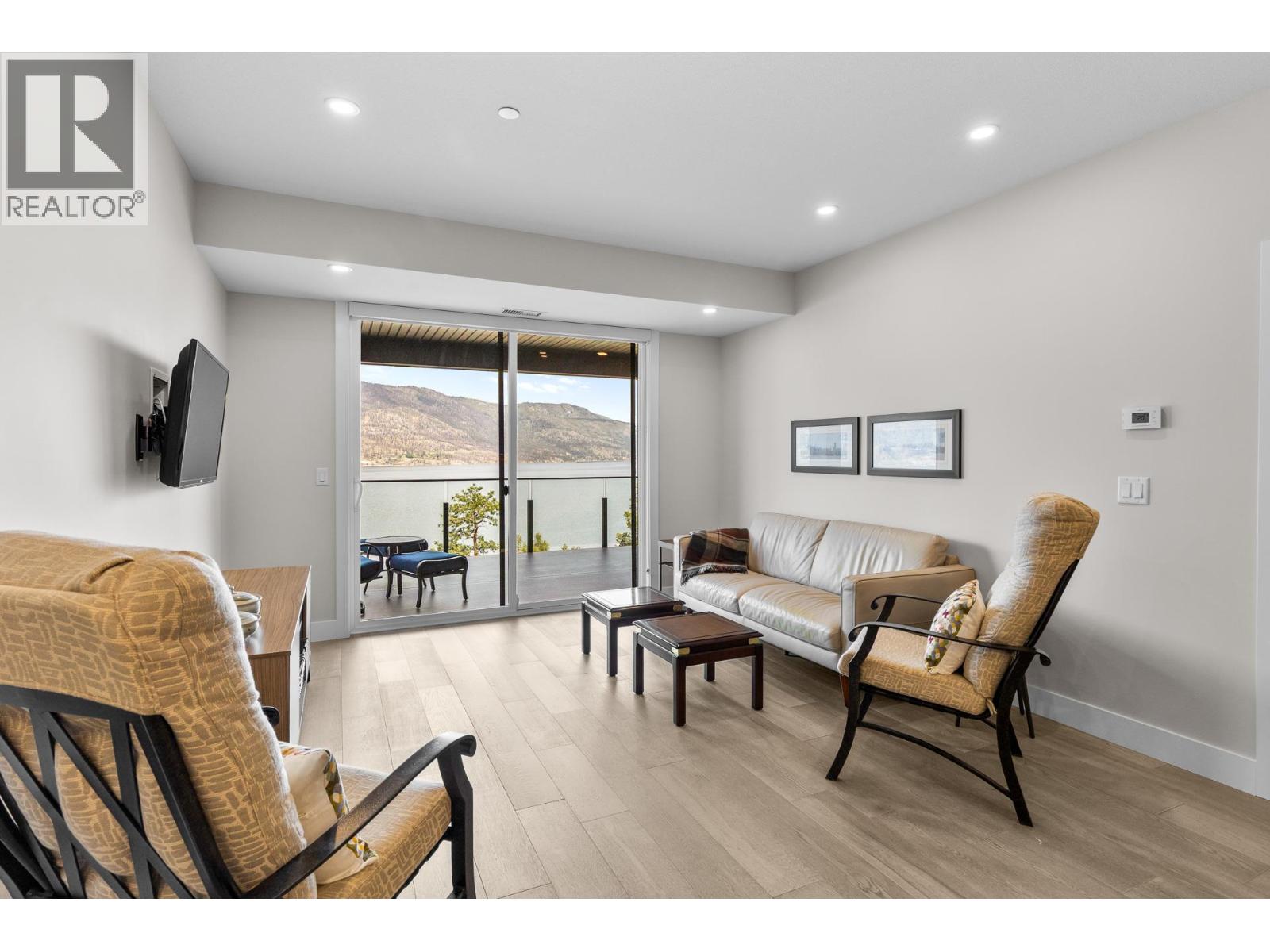 3475 Granite Close Unit# 302