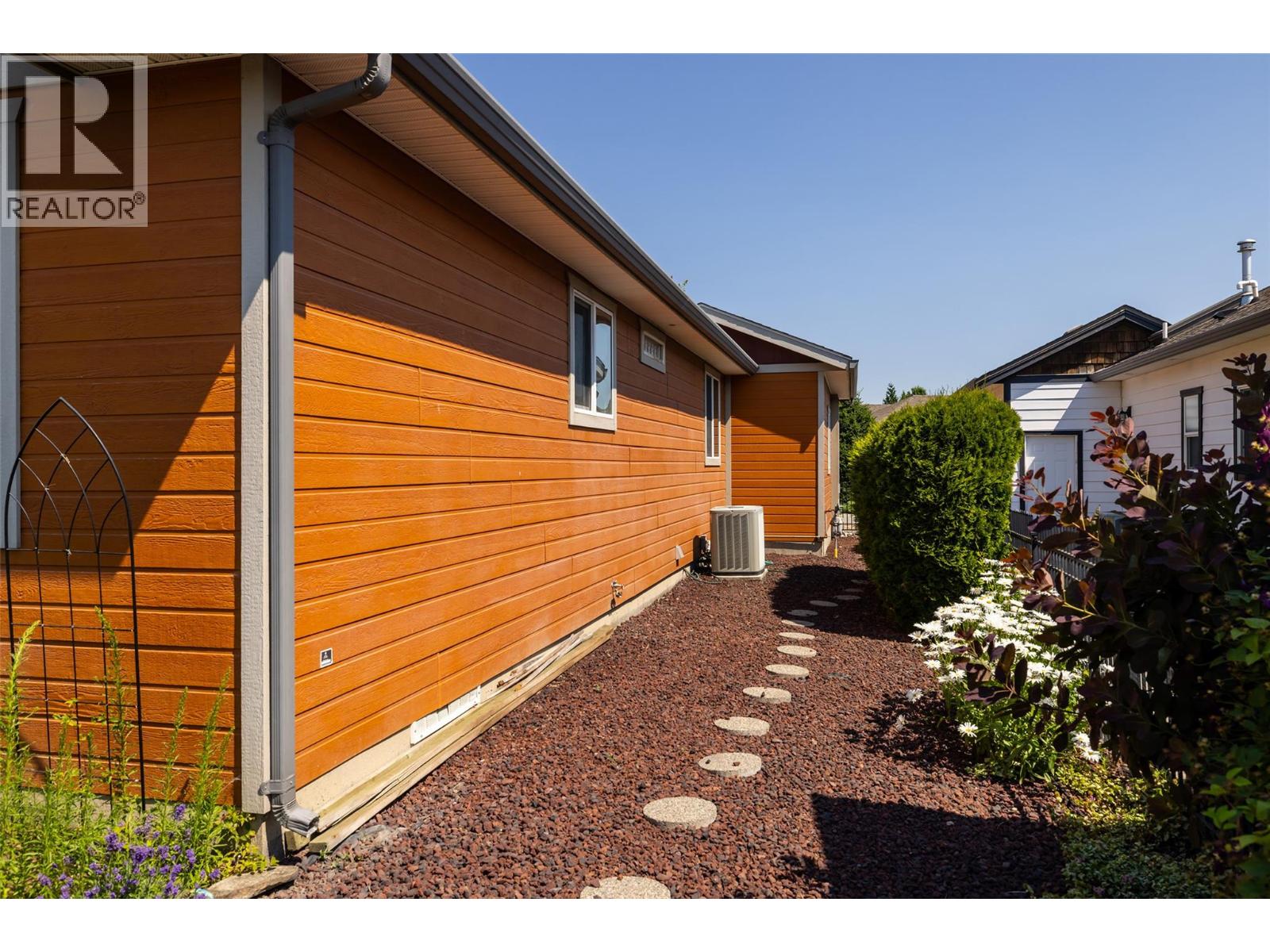 2195 Mimosa Drive