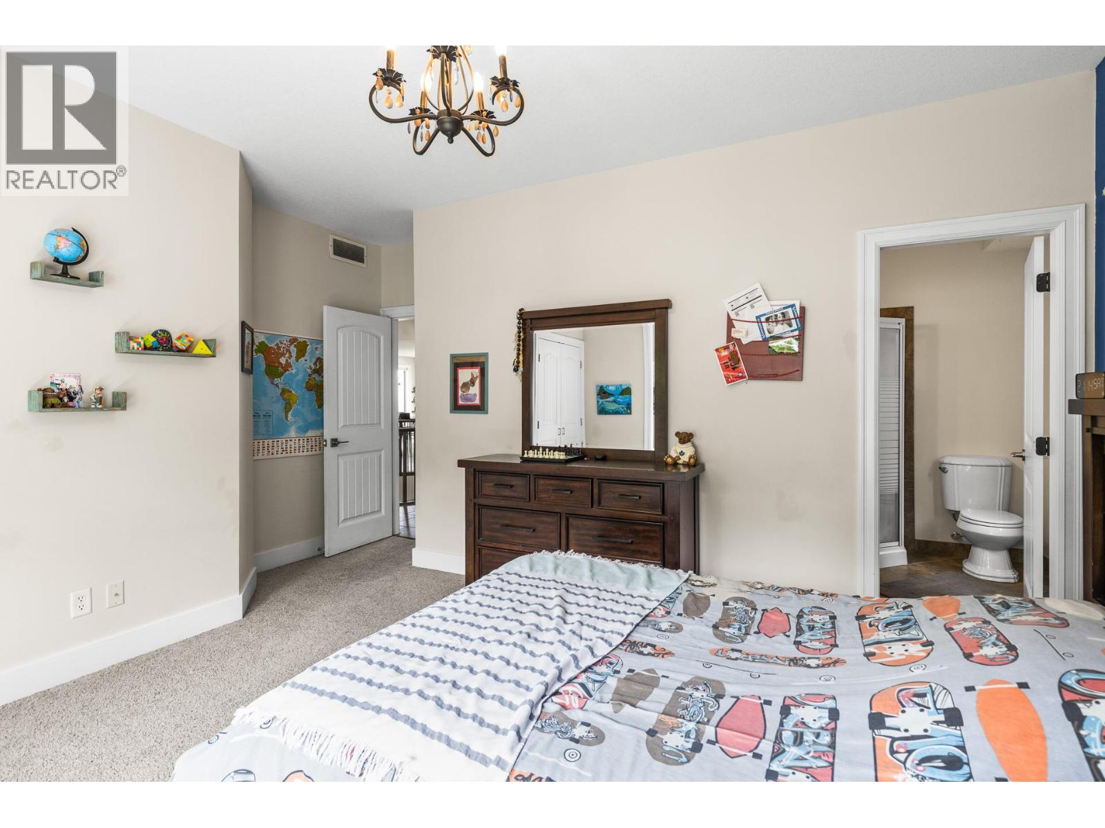 546 Gowen Place