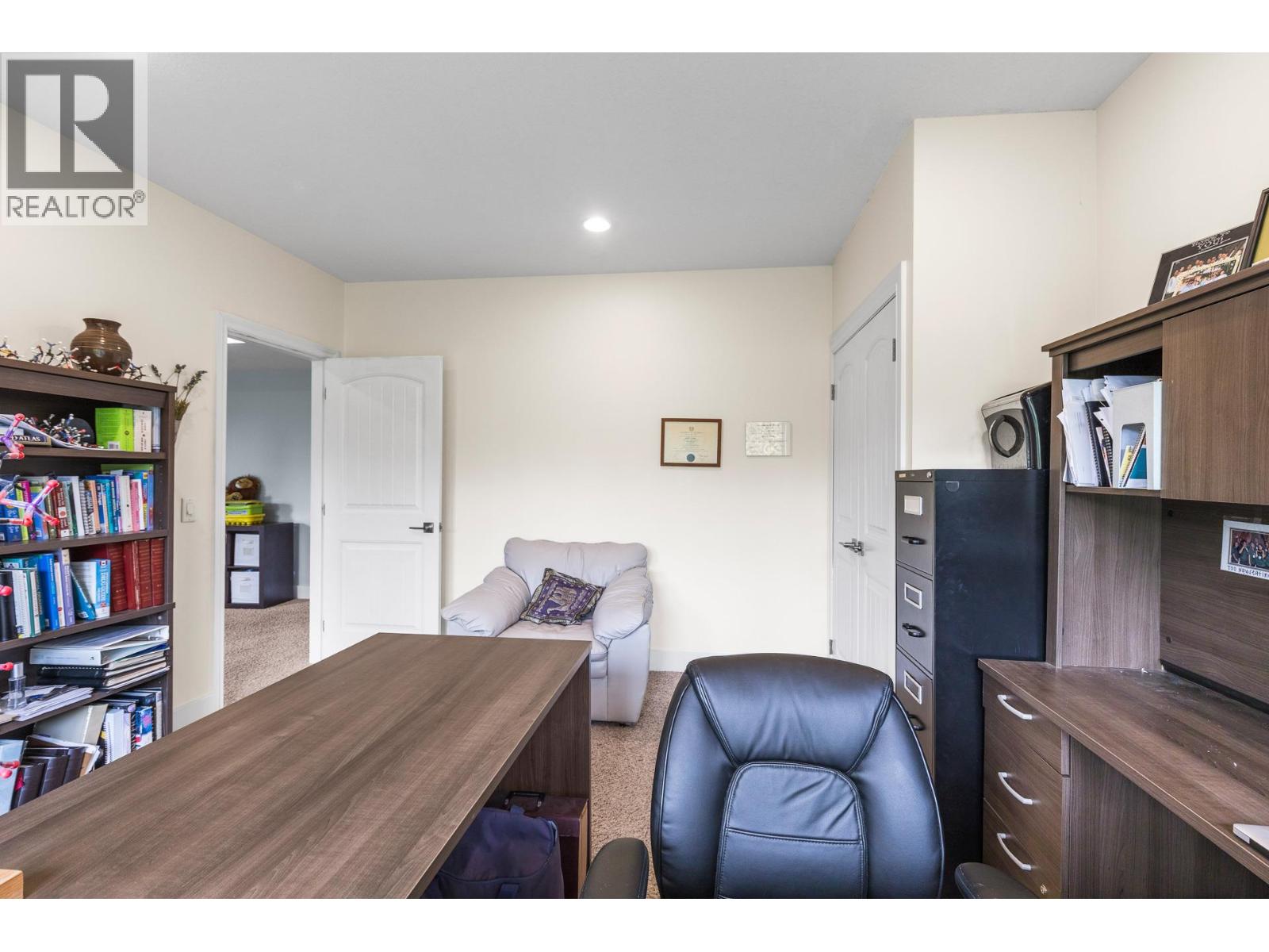 546 Gowen Place