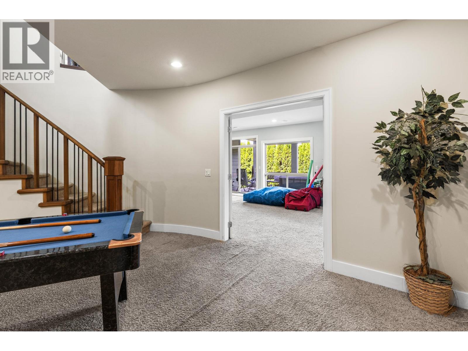 546 Gowen Place
