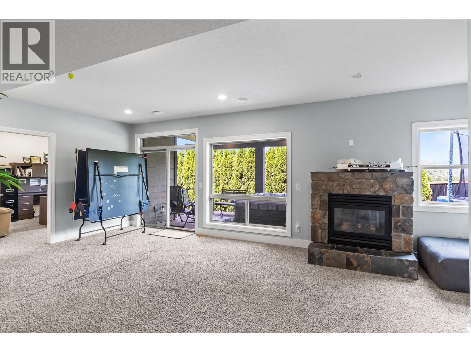 546 Gowen Place
