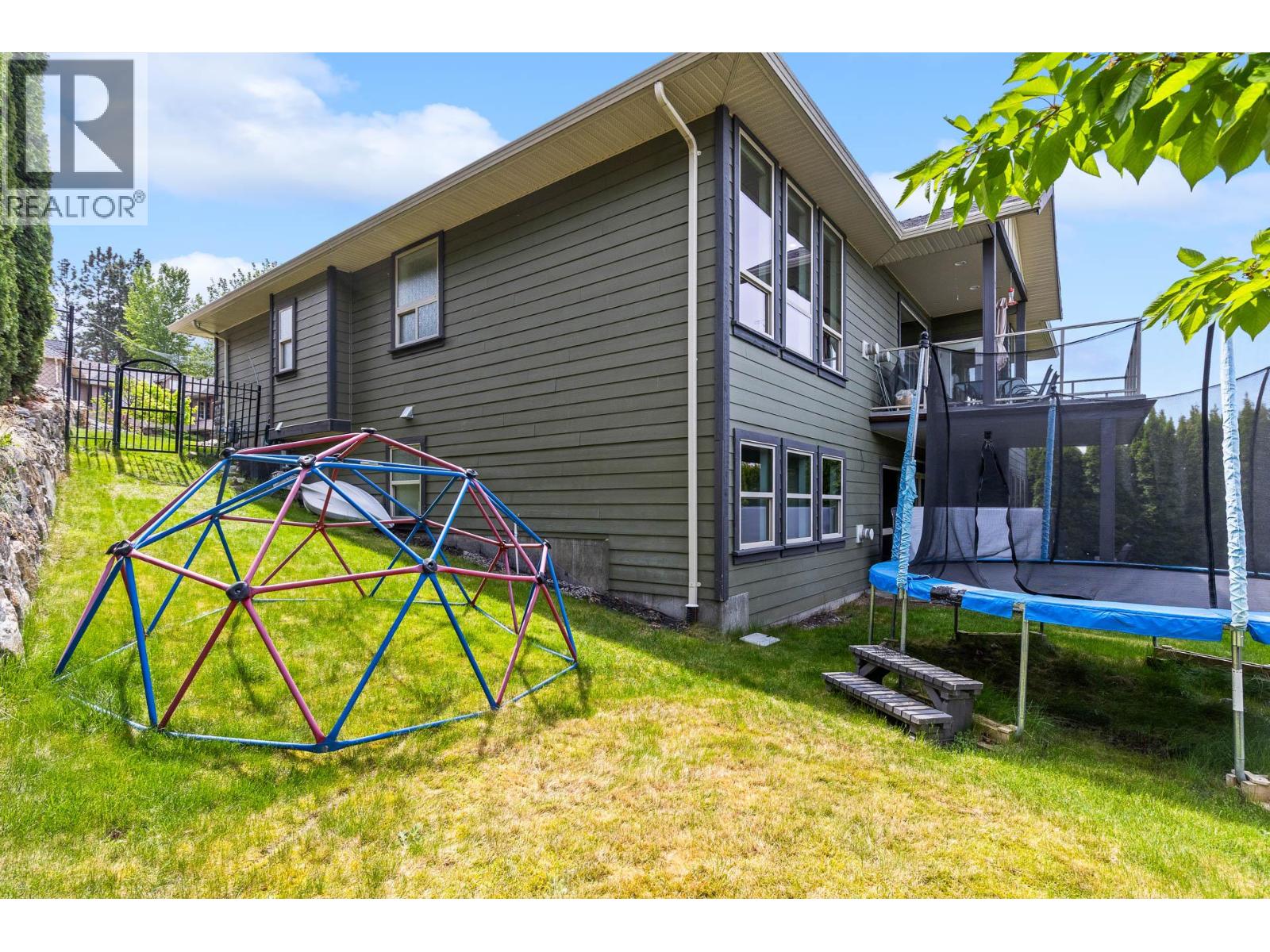 546 Gowen Place