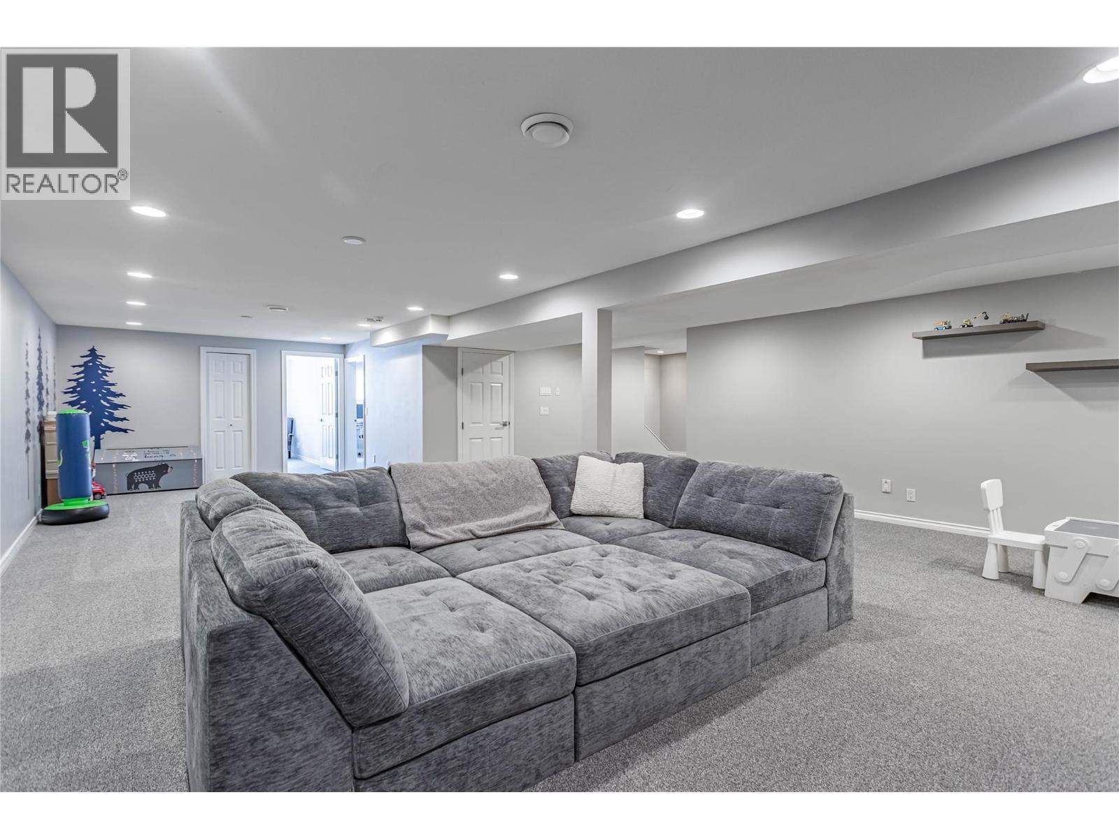 3350 Larkspur Court