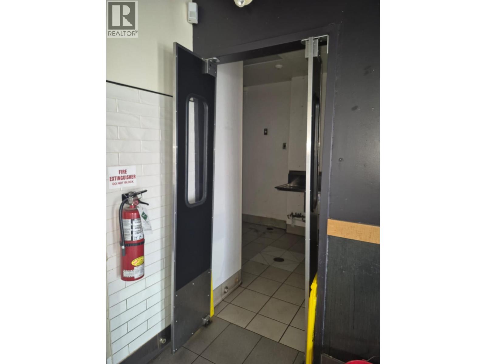3957 Lakeshore Road Unit# 101