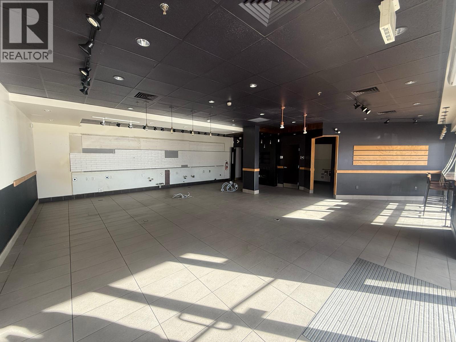 3957 Lakeshore Road Unit# 101