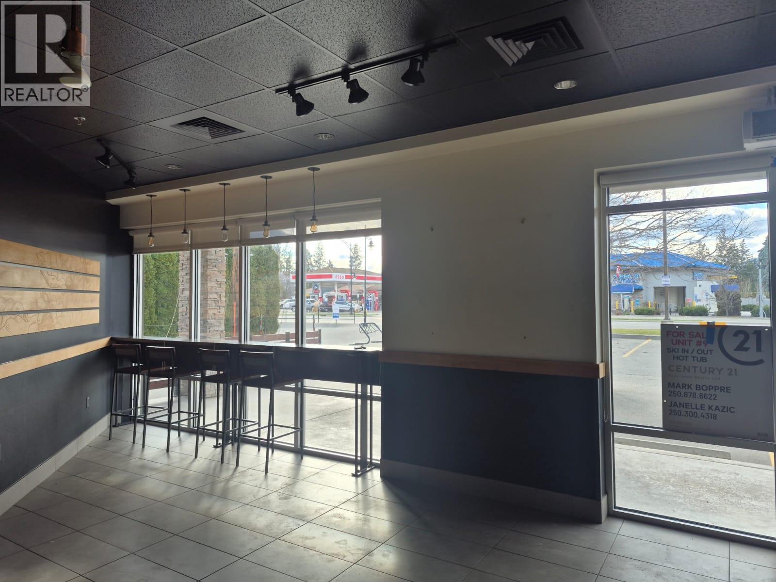 3957 Lakeshore Road Unit# 101