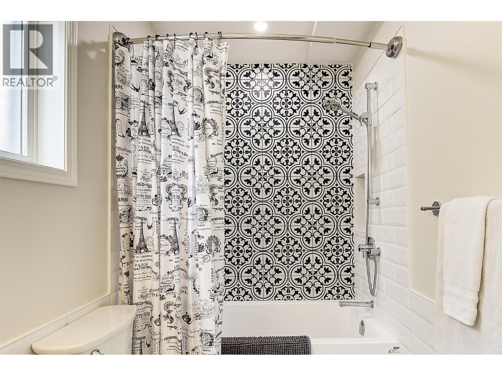 133 Wyndham Crescent Unit# 110