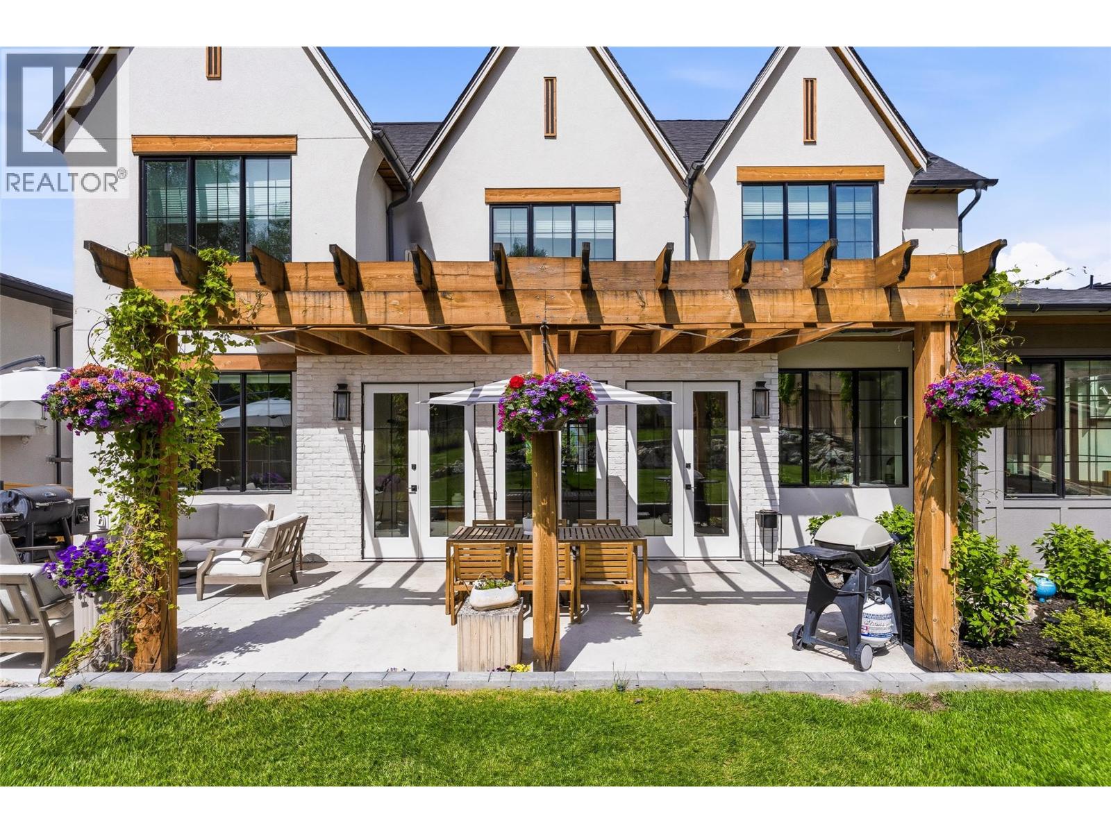 622 Trumpeter Road
