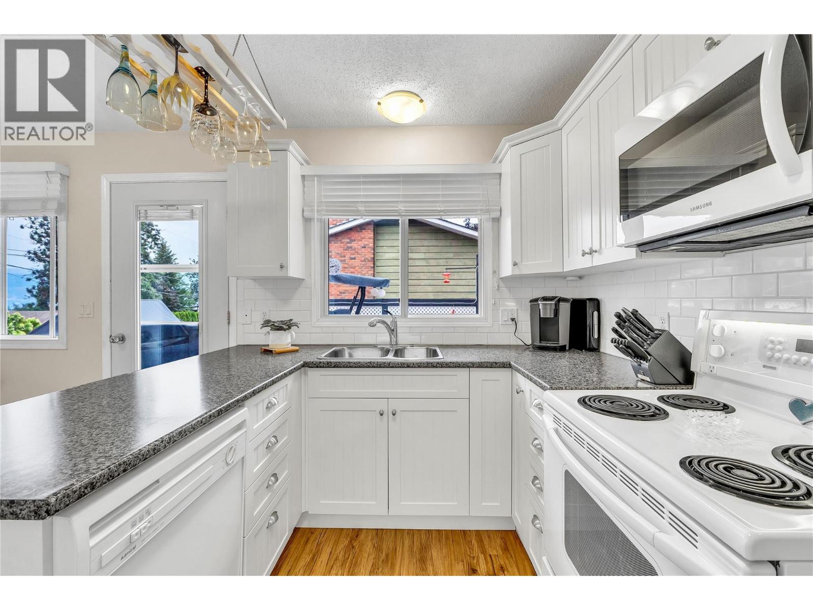 2887 Aberdeen Road