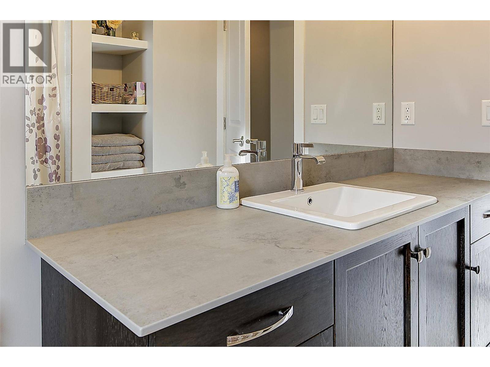 3082 Riesling Way