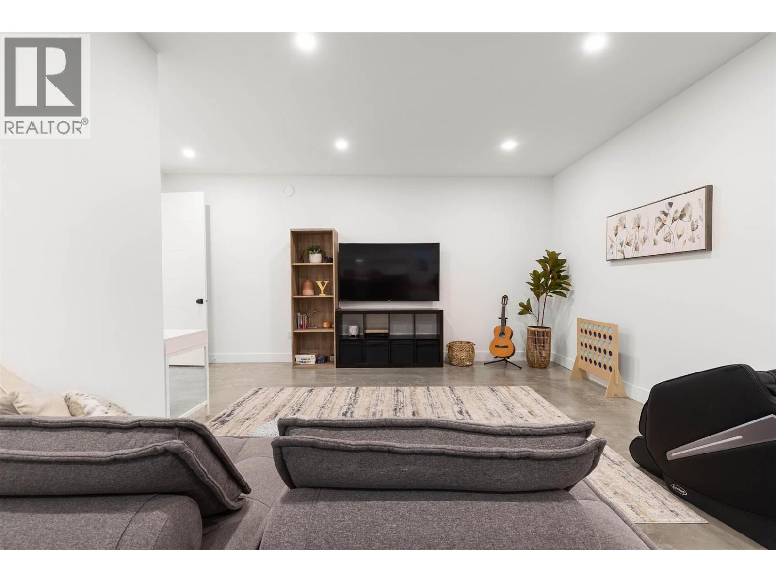 1505 Fairwood Lane