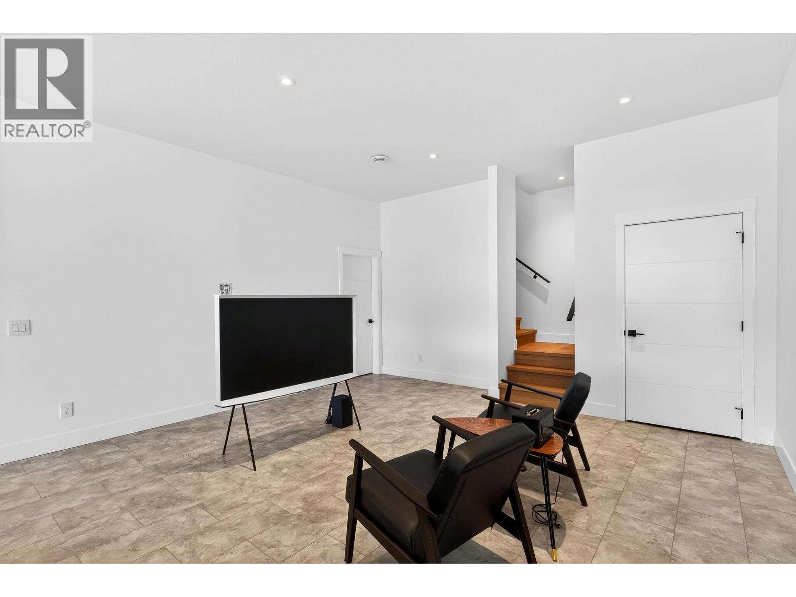 9201 Okanagan Centre Road W Unit# 2