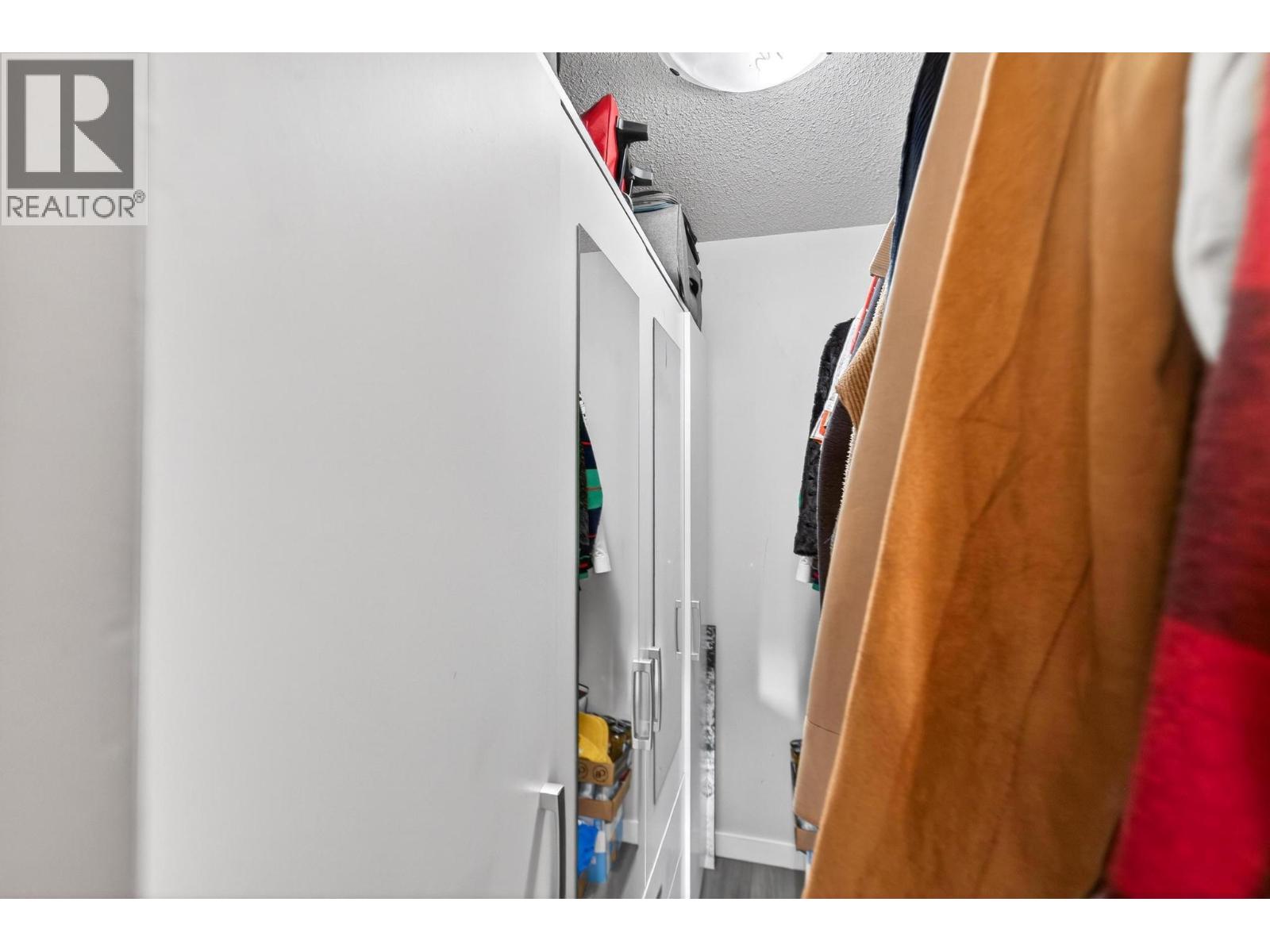 735 Cook Road Unit# 208C