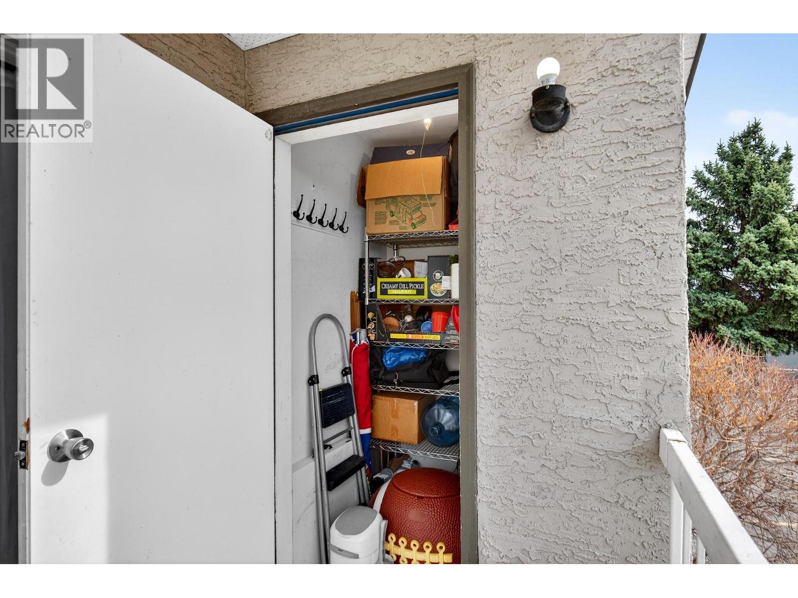 735 Cook Road Unit# 208C