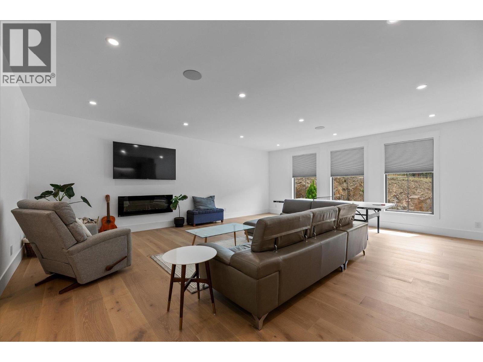 5631 Upper Mission Court