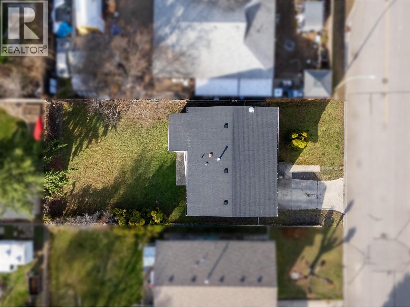 909 Grenfell Court