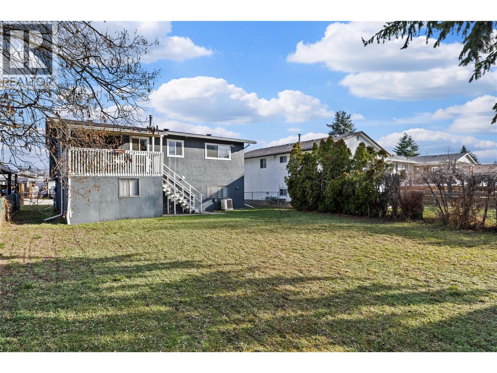909 Grenfell Court