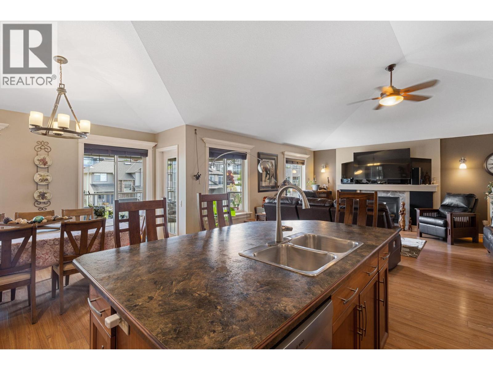 534 South Crest Drive