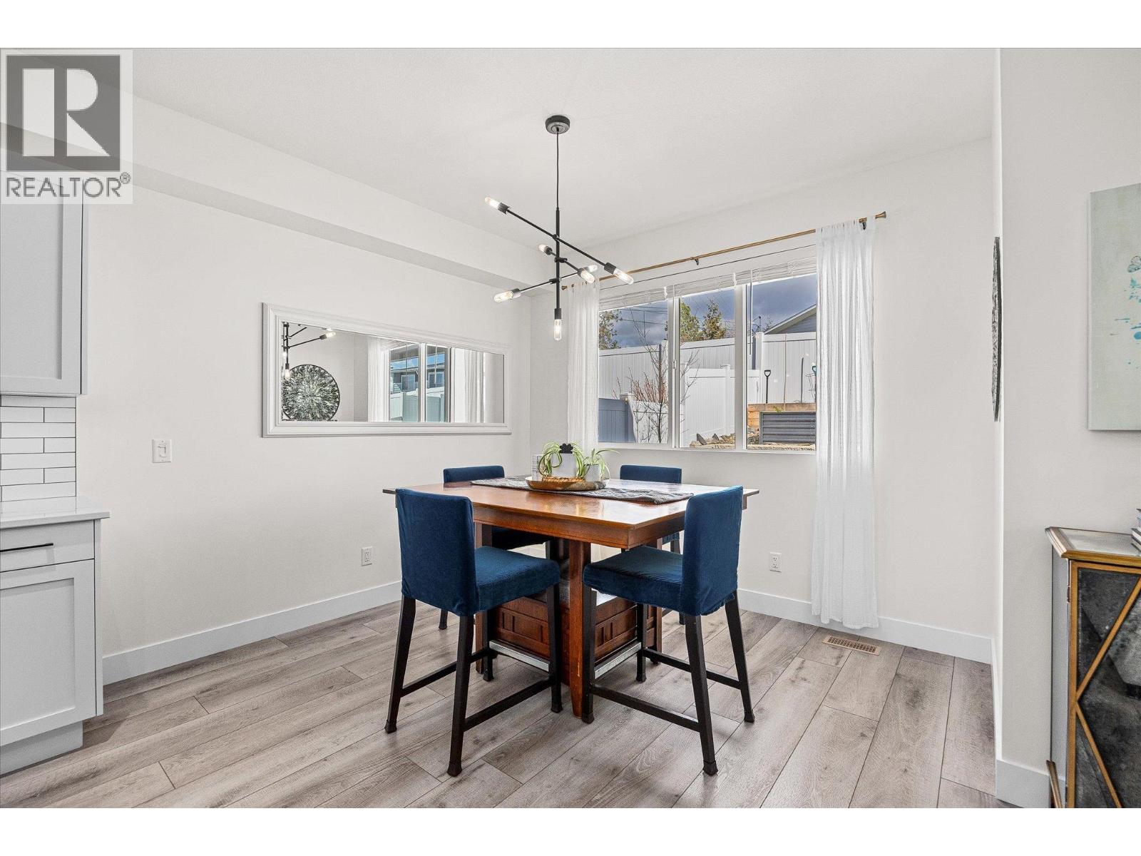 3321 Hawks Crescent