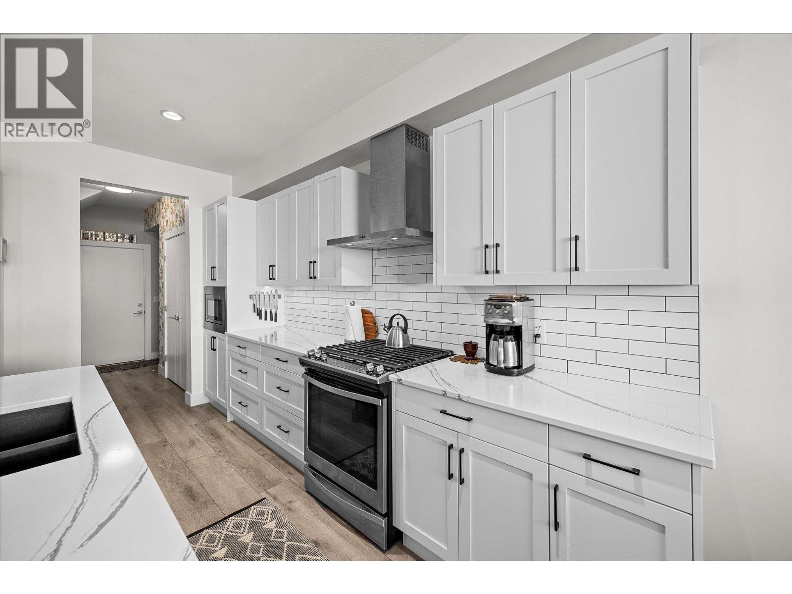 3321 Hawks Crescent