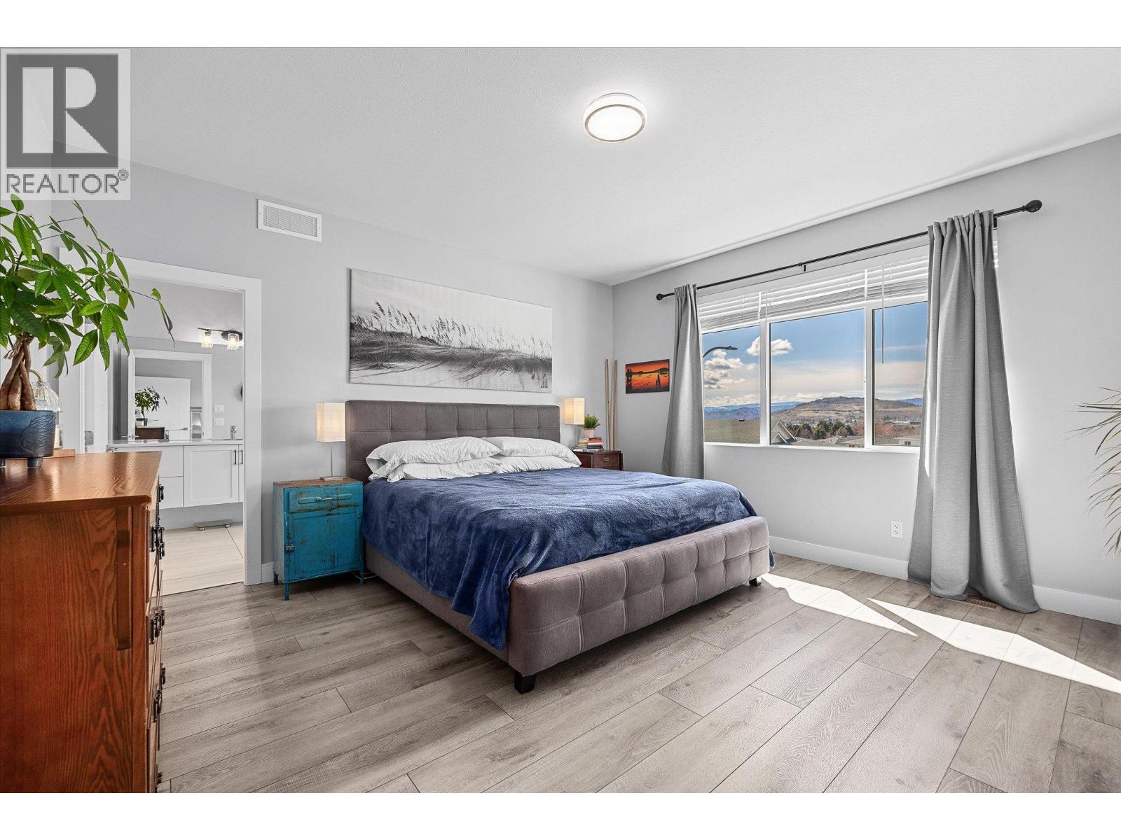3321 Hawks Crescent