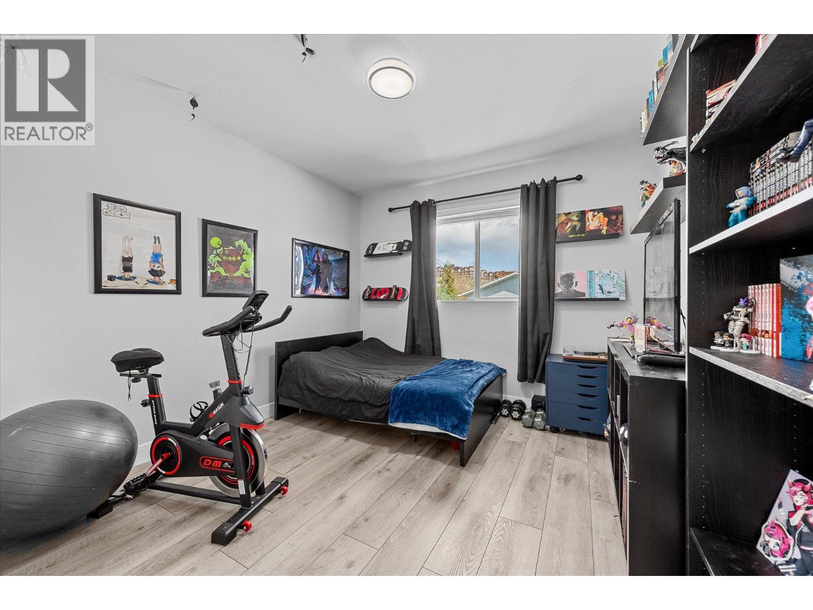 3321 Hawks Crescent