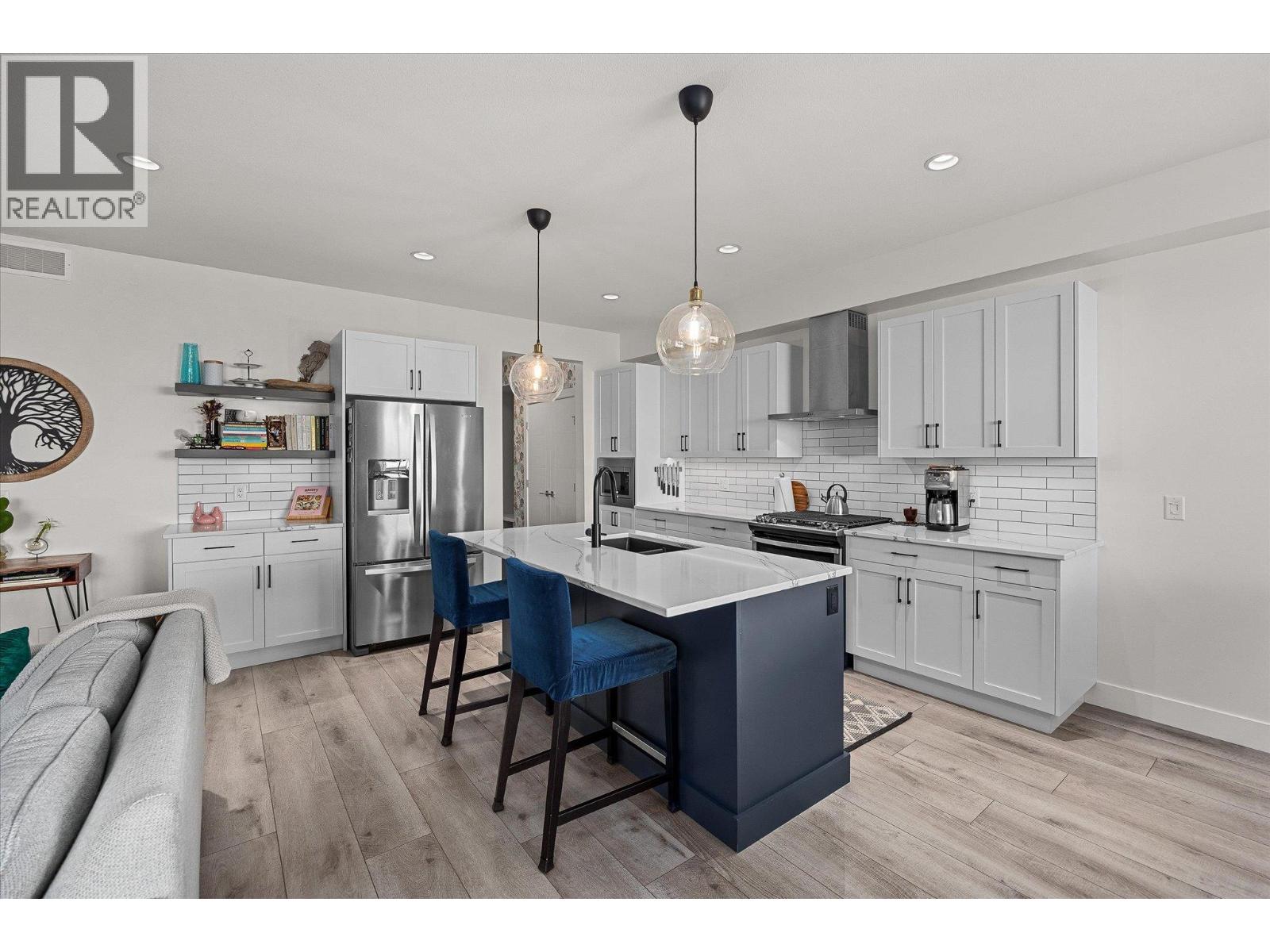 3321 Hawks Crescent