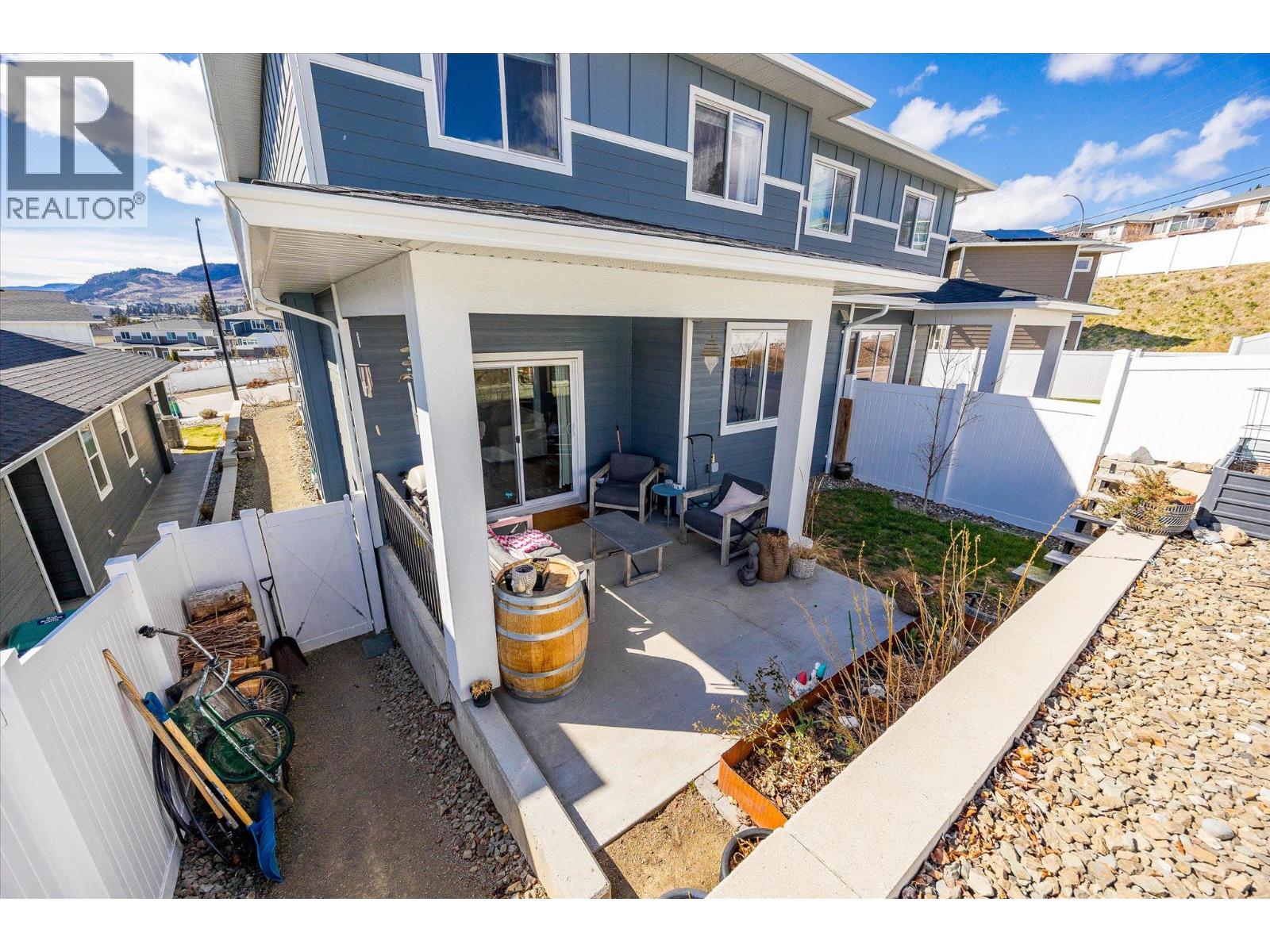 3321 Hawks Crescent