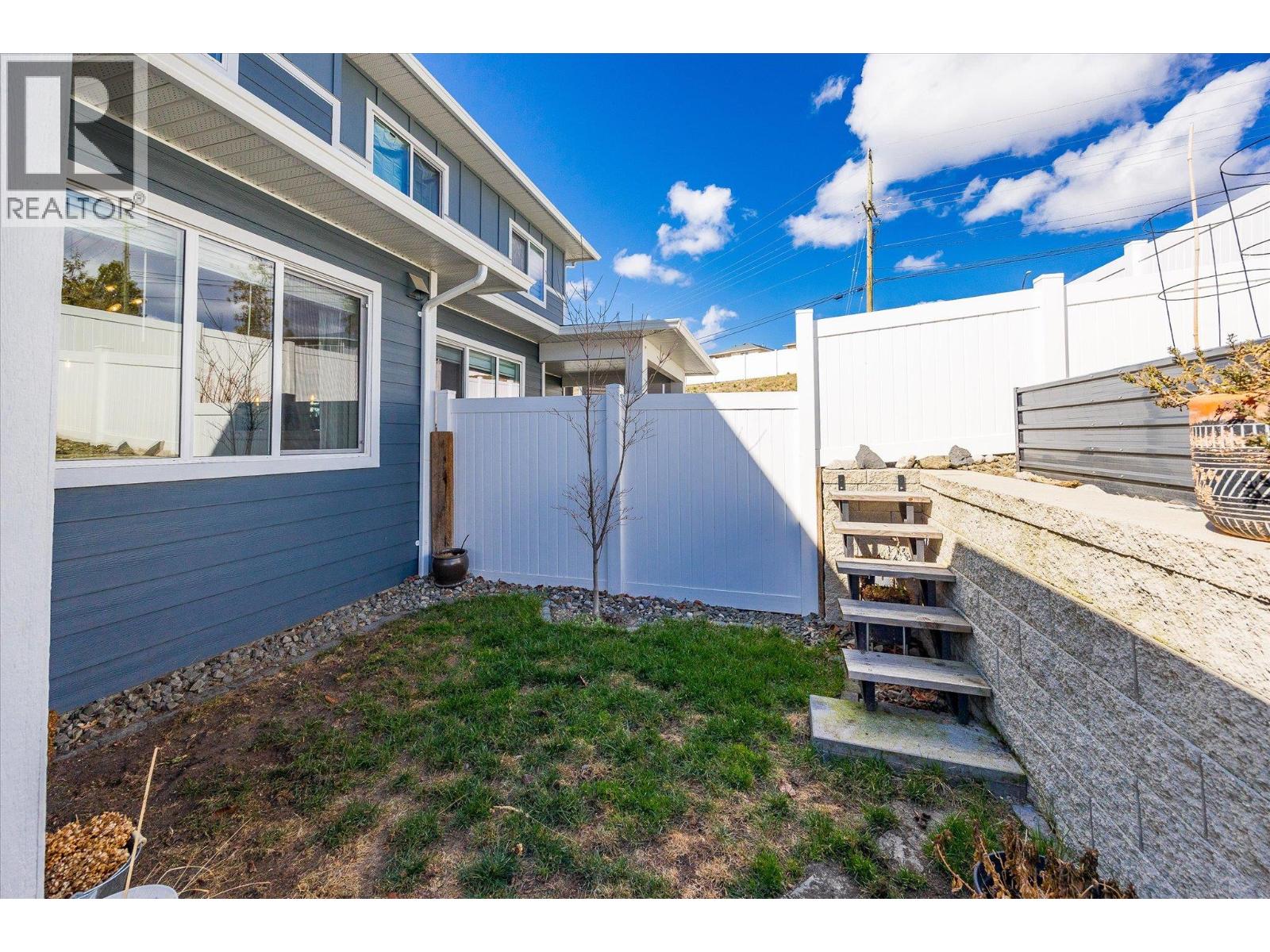 3321 Hawks Crescent