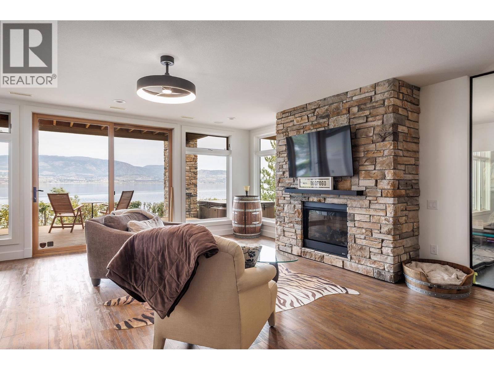 6850 Lakeshore Road