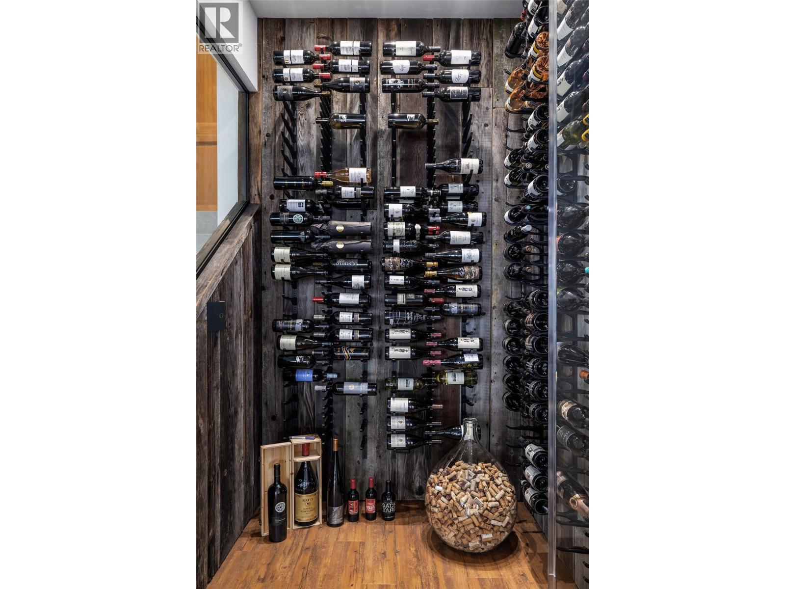6850 Lakeshore Road