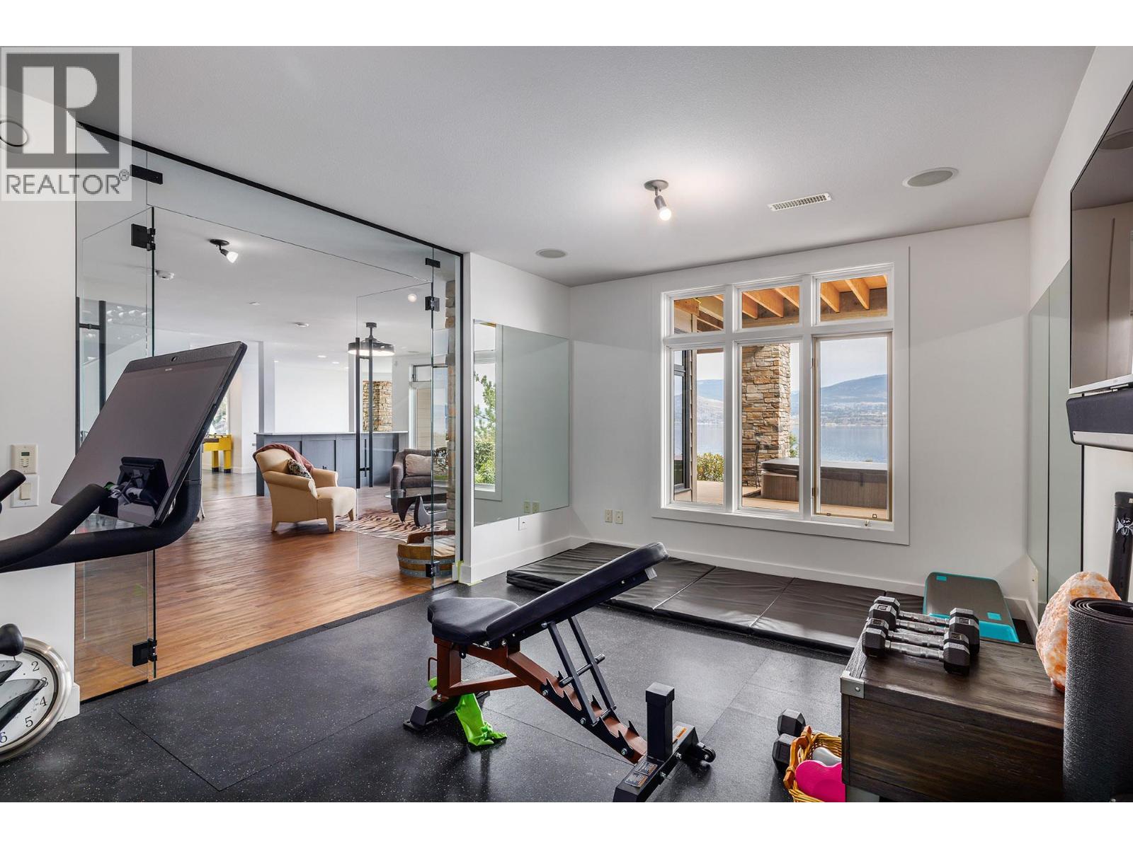 6850 Lakeshore Road