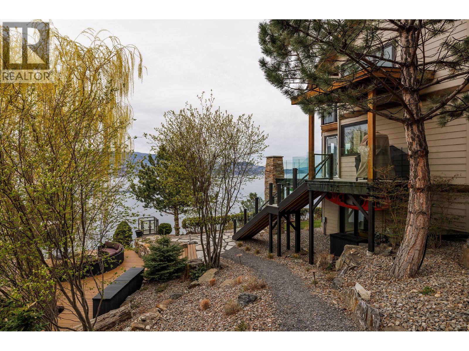 6850 Lakeshore Road