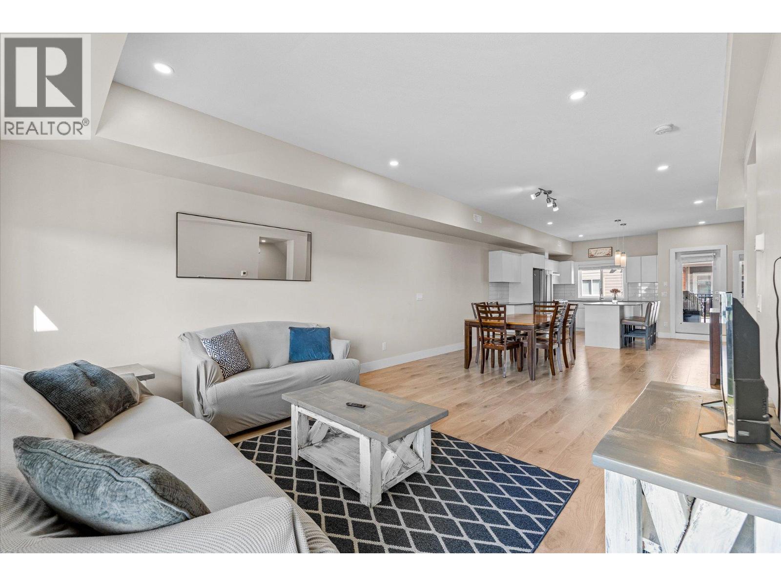 255 Taylor Road Unit# 17