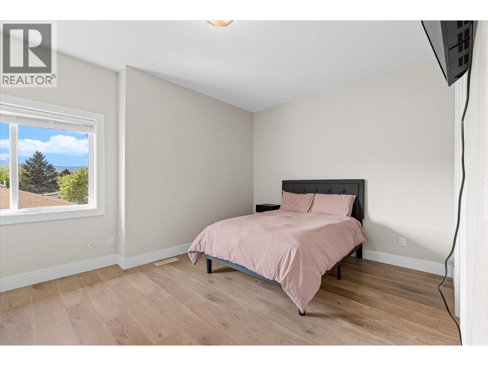 255 Taylor Road Unit# 17