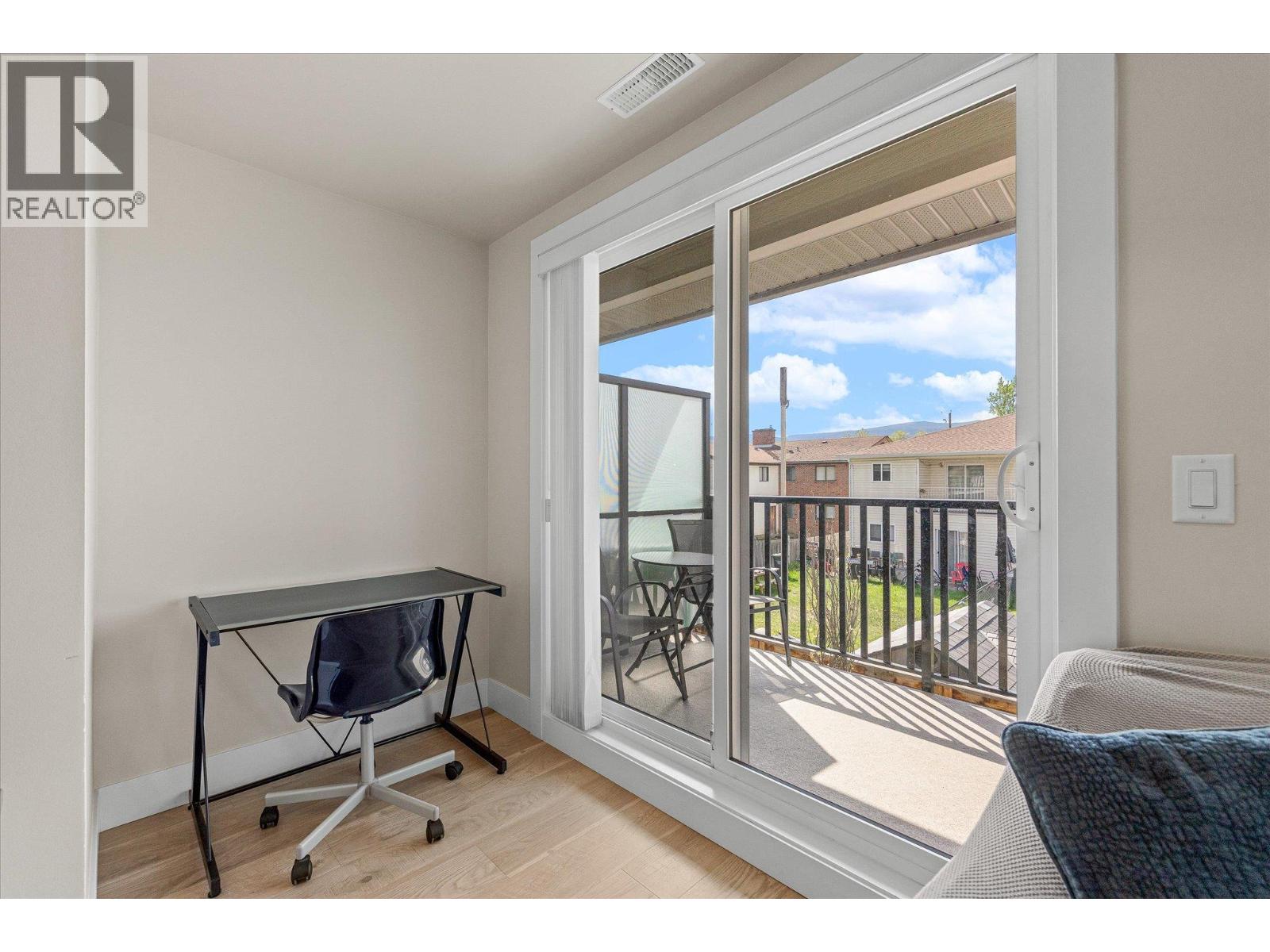255 Taylor Road Unit# 17