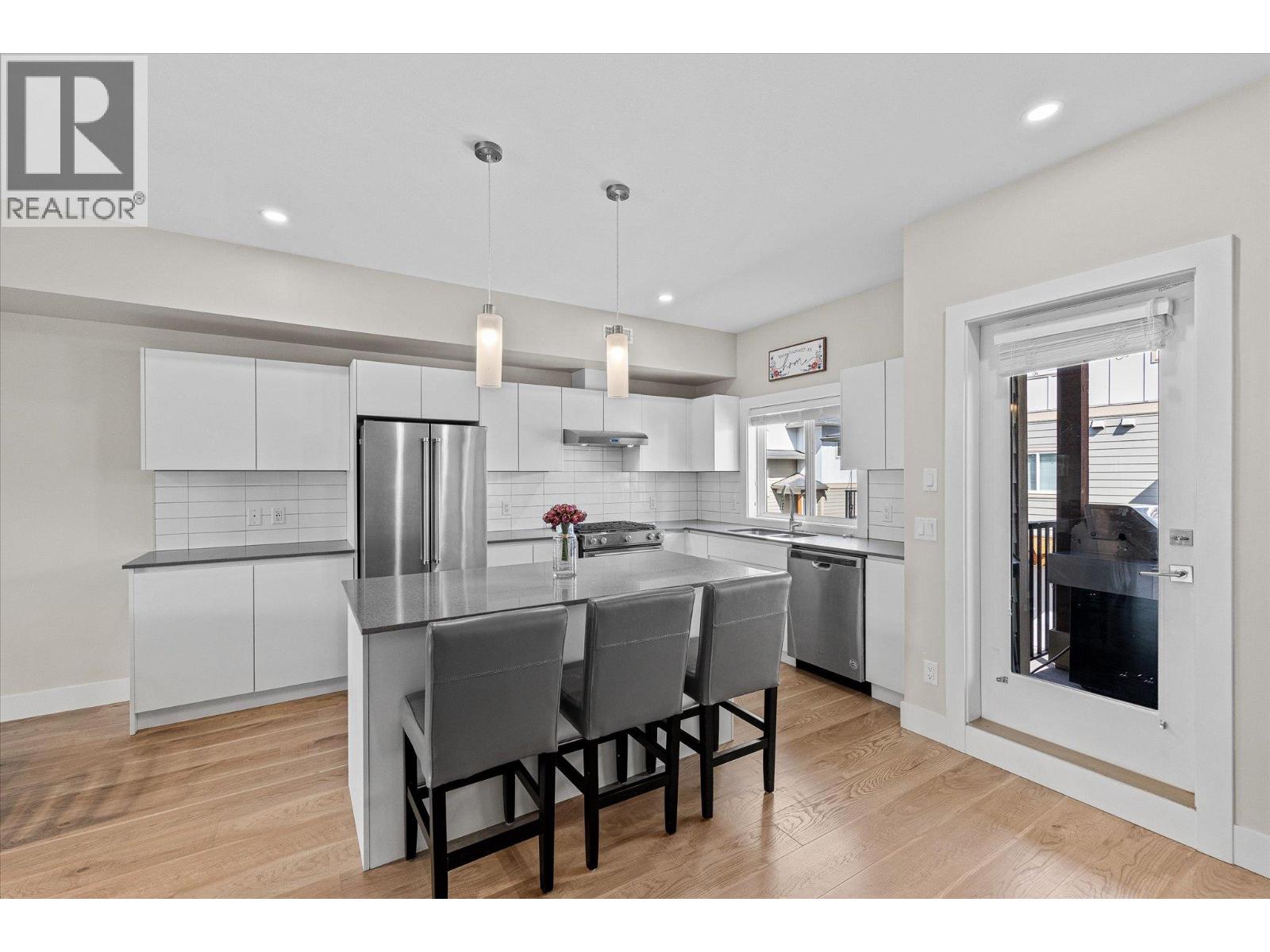255 Taylor Road Unit# 17