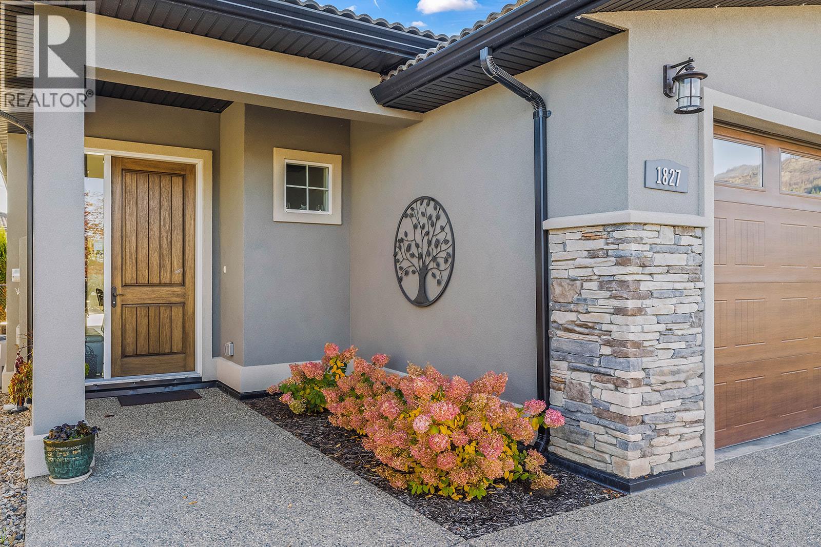 1827 Viewpoint Drive