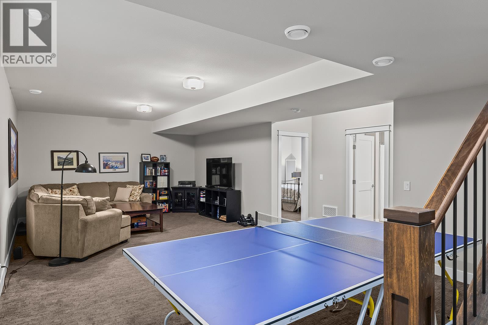 1827 Viewpoint Drive