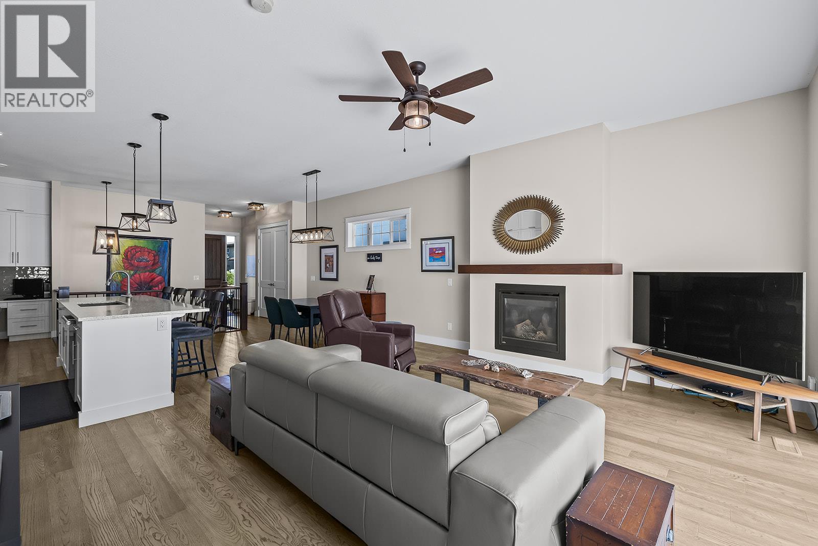 1827 Viewpoint Drive