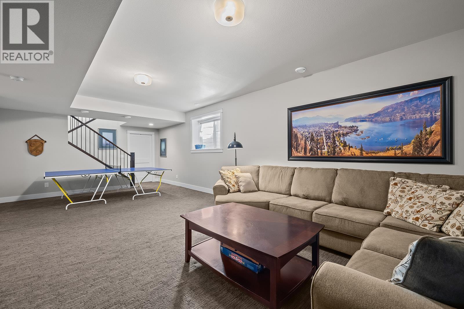 1827 Viewpoint Drive