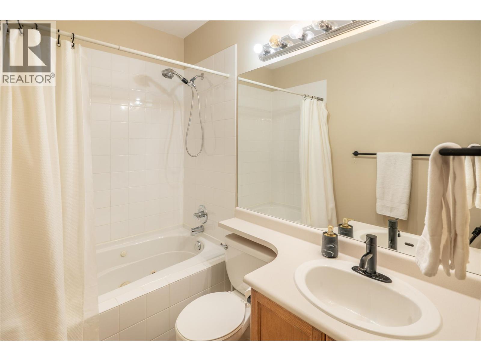 2377 Shannon Woods Drive Unit# 105
