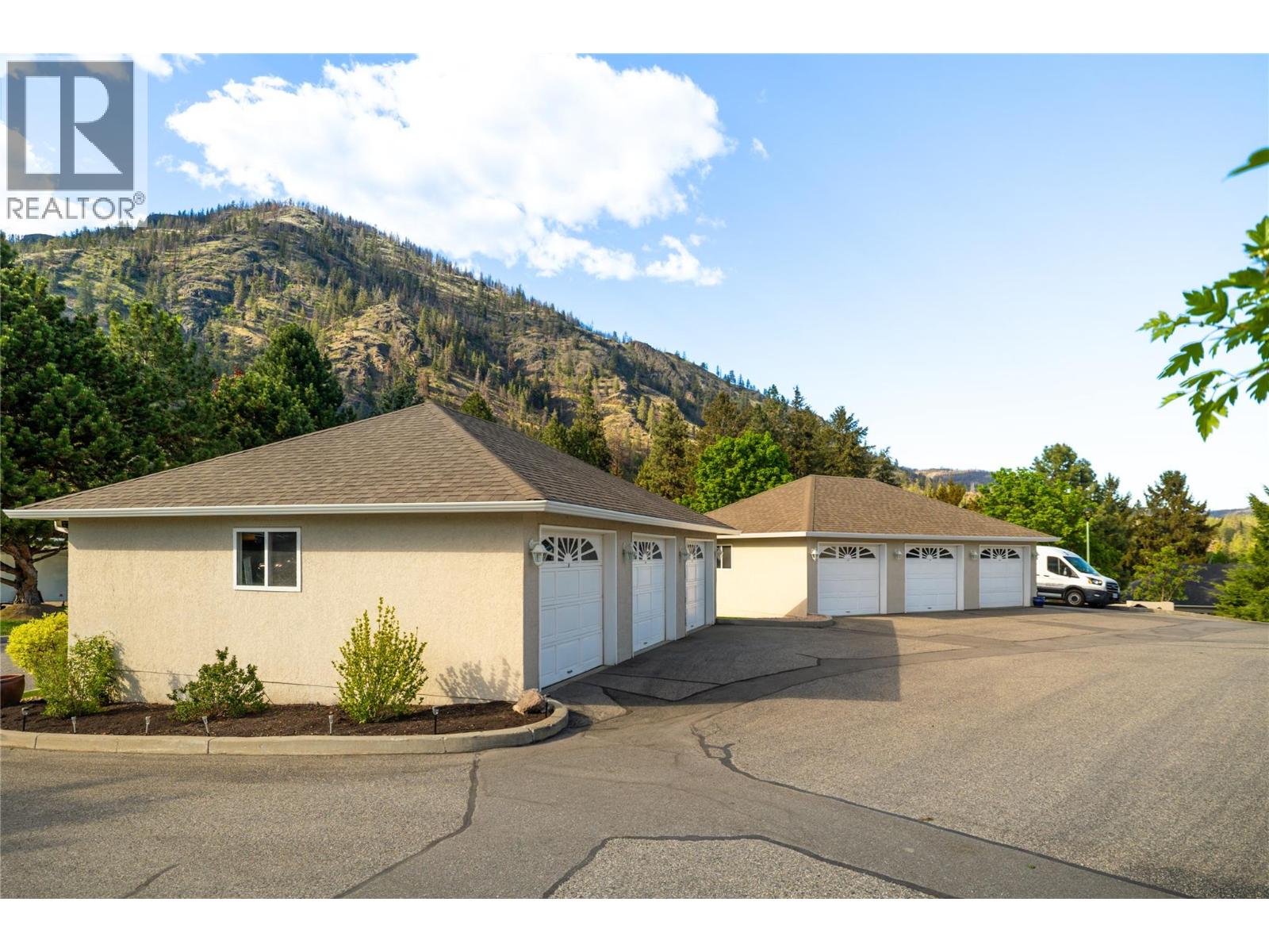 2377 Shannon Woods Drive Unit# 105