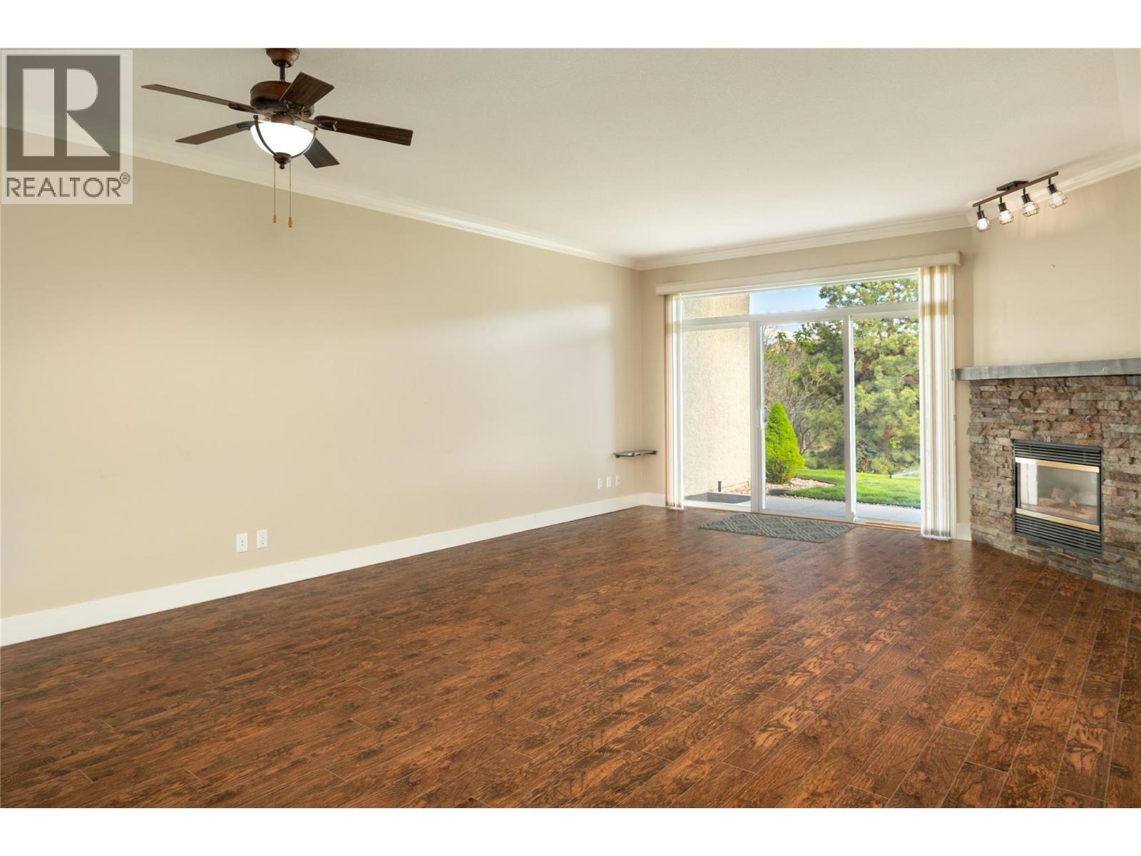 2377 Shannon Woods Drive Unit# 105
