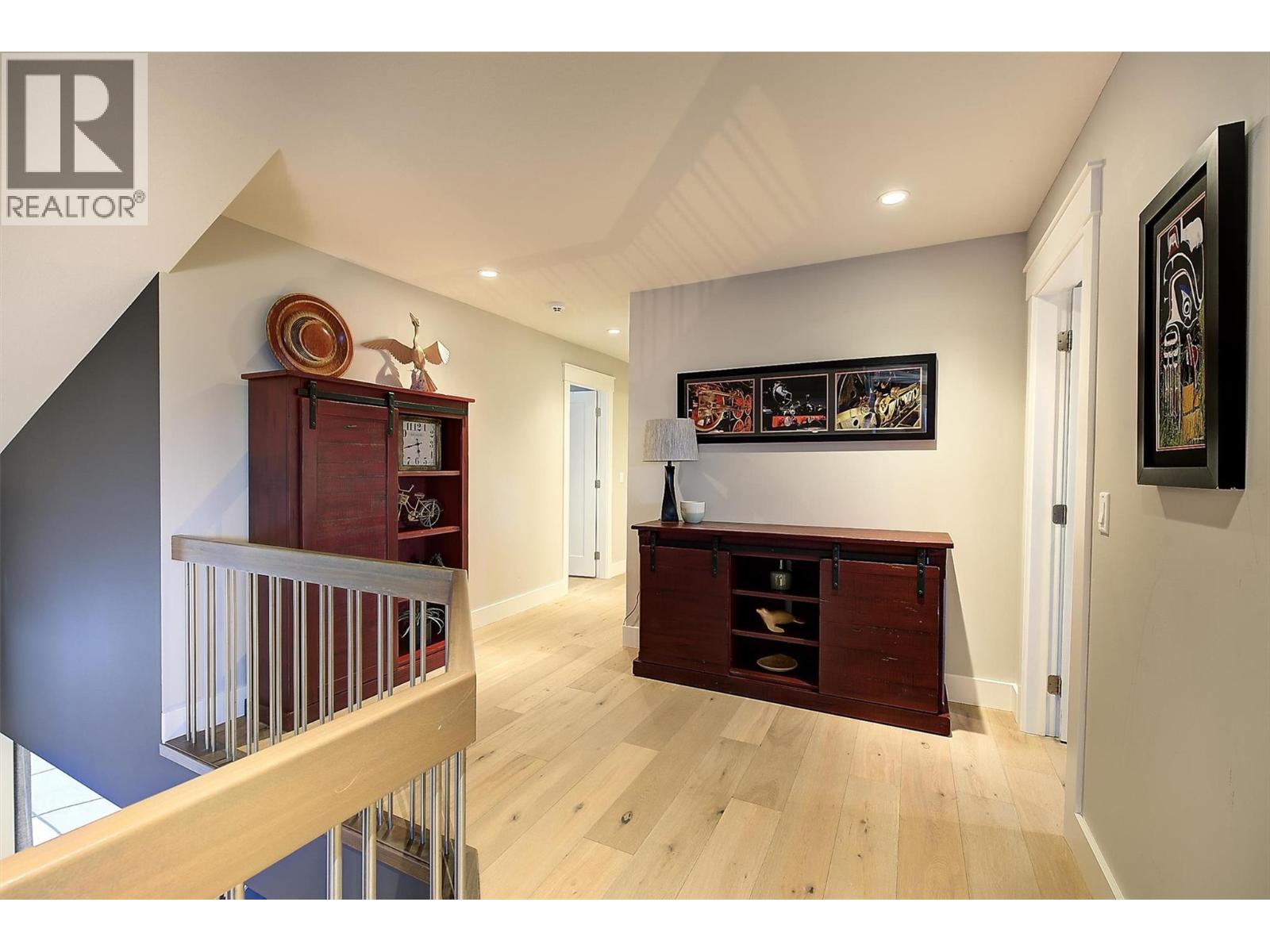 5499 Mountainside Drive