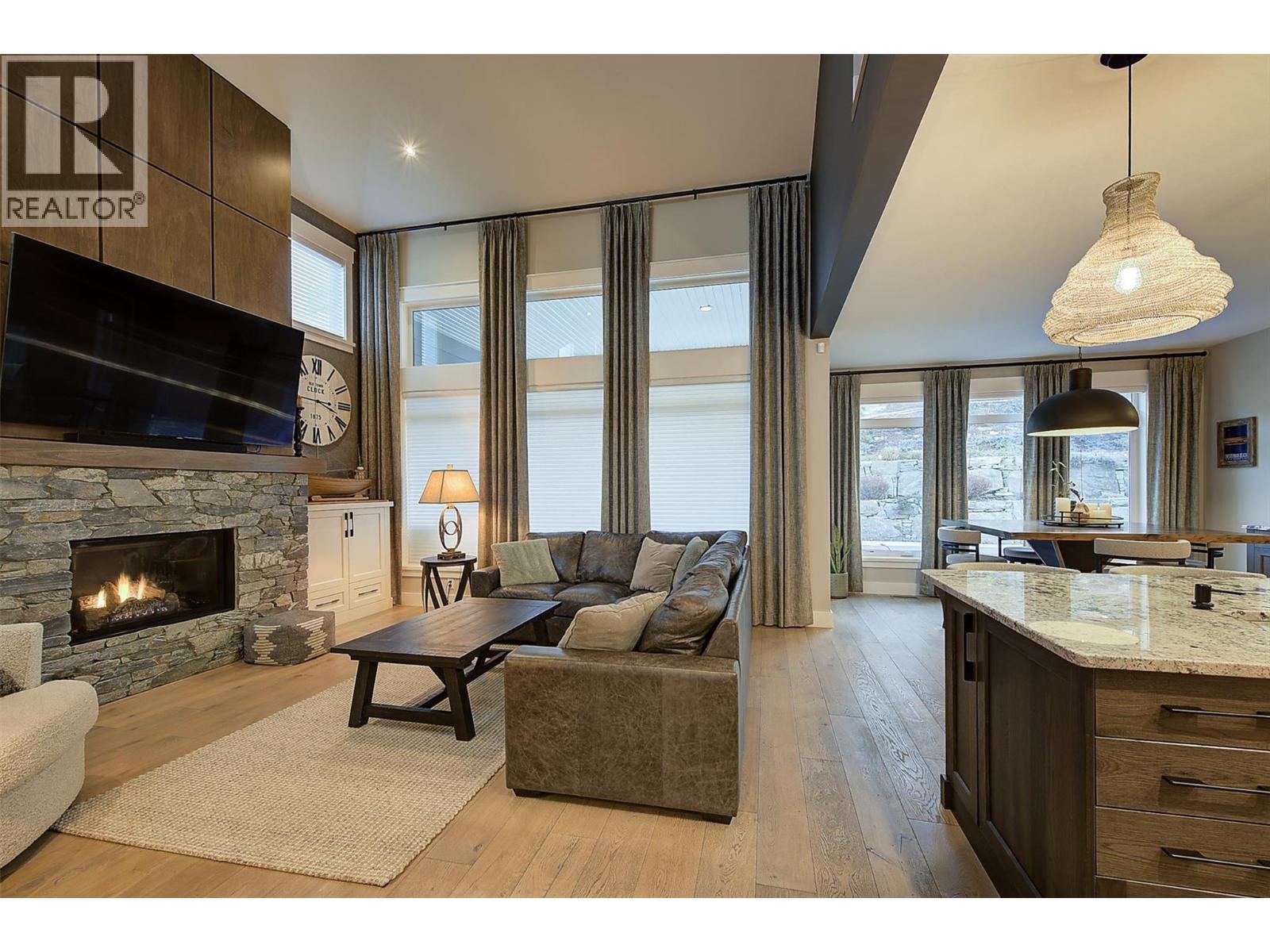 5499 Mountainside Drive
