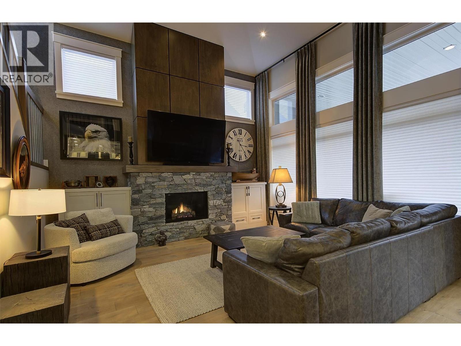5499 Mountainside Drive
